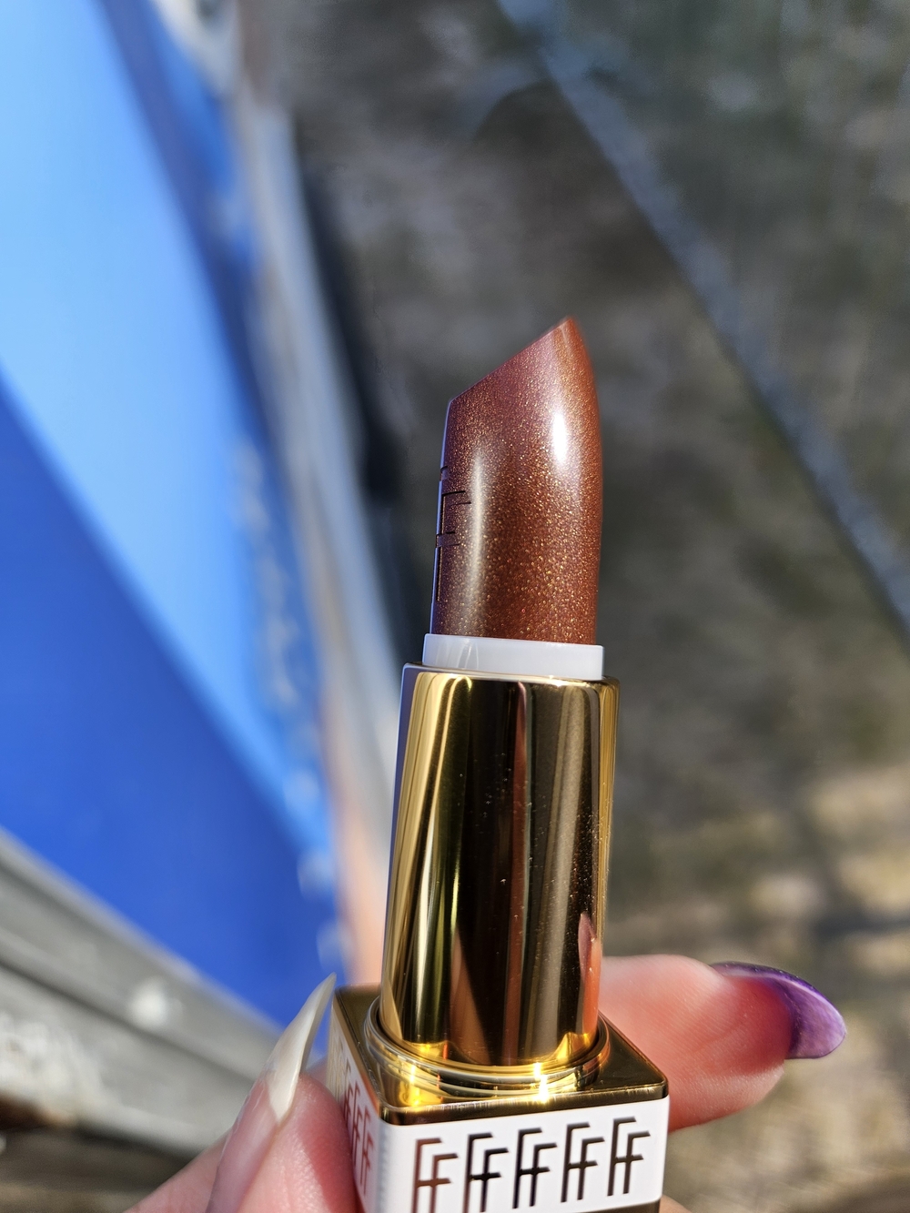 Luxurious Shimmer Brown Lipstick - Deep Bronze